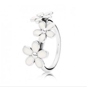 Pandora triple daisy flower ring
